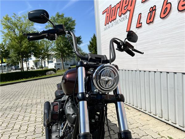Street Bob 114 UMBAU 200 er 