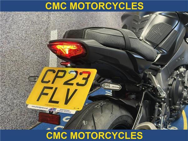  Yamaha MT-10 MT-10