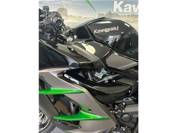 2025 Kawasaki Ninja H2 SX