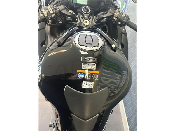 2025 Kawasaki Ninja H2 SX