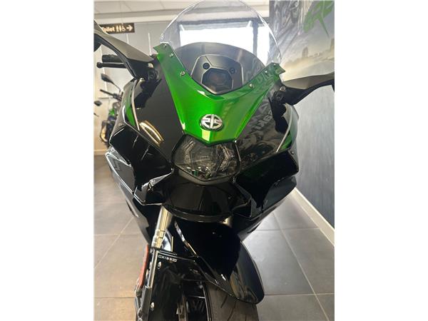 2025 Kawasaki Ninja H2 SX