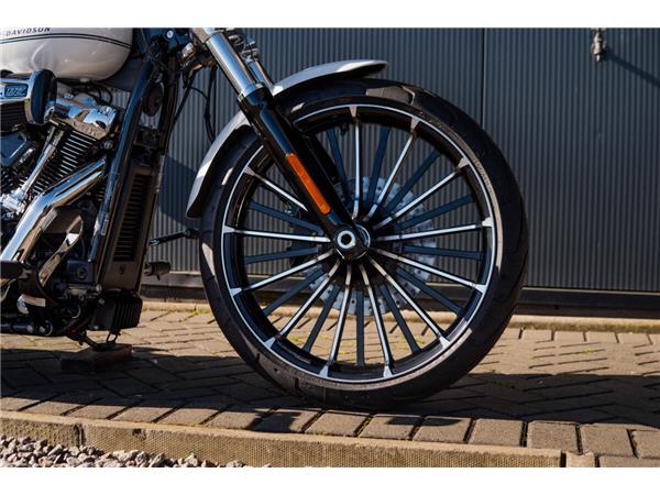 2025 Harley-Davidson Breakout