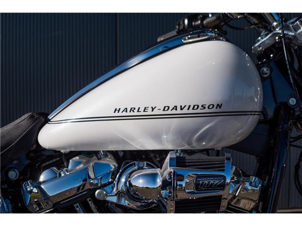 2025 Harley-Davidson Breakout