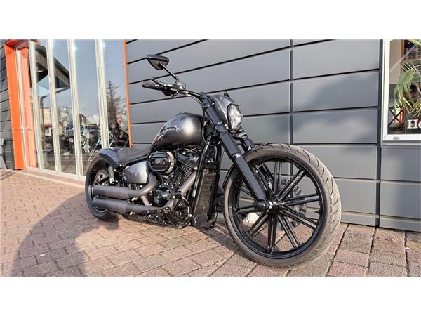 FXBRS Softail Breakout 114 Custombike