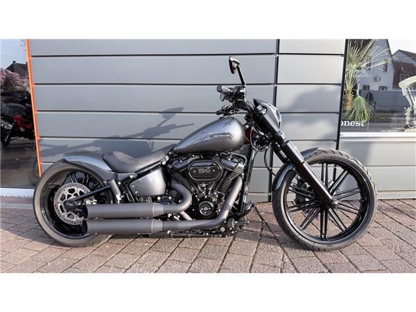 FXBRS Softail Breakout 114 Custombike