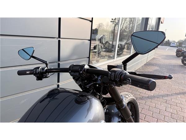 FXBRS Softail Breakout 114 Custombike