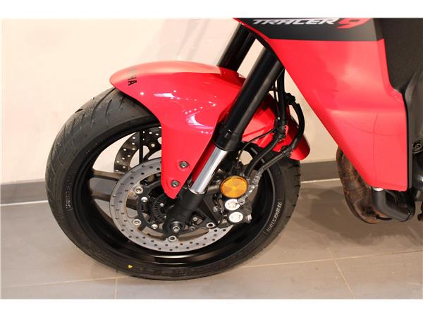 YAMAHA TRACER 9