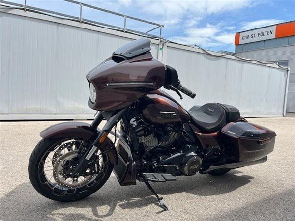 2025 Harley-Davidson CVO Street Glide FLHXSE
