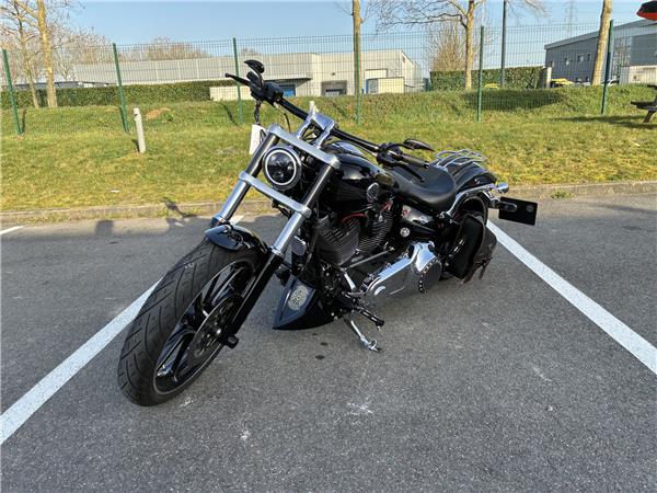 2015 HARLEY-DAVIDSON BREAKOUT