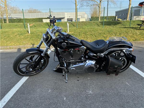 2015 HARLEY-DAVIDSON BREAKOUT
