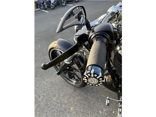 2015 HARLEY-DAVIDSON BREAKOUT