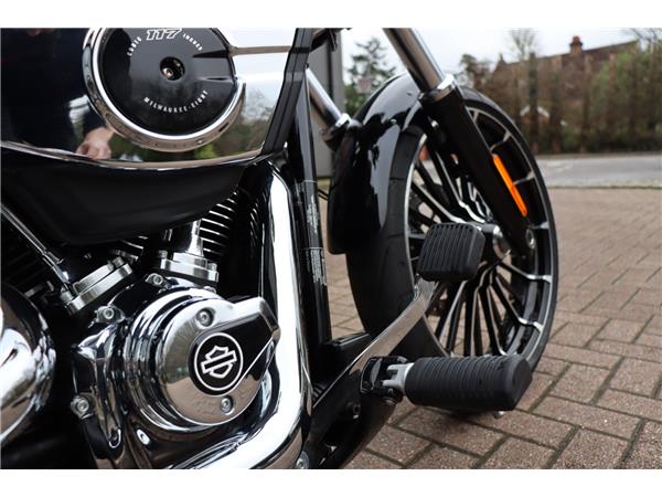 2025 HARLEY-DAVIDSON FXBR BREAKOUT