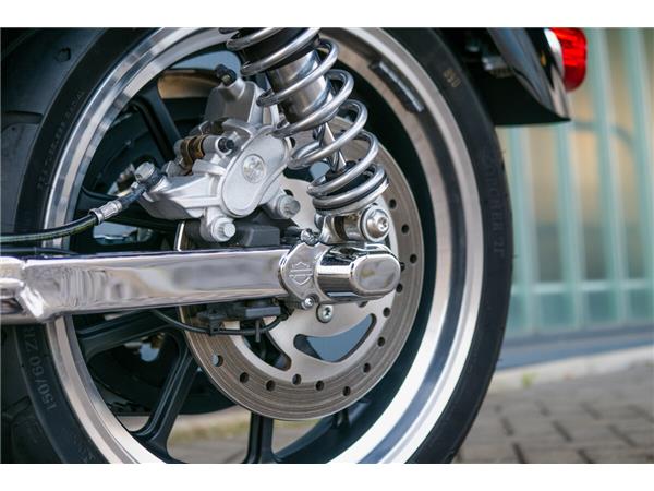 2016 Harley-Davidson SuperLow