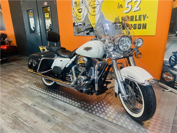 2014 HARLEY-DAVIDSON ROAD KING