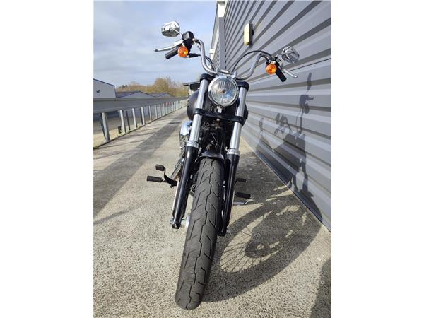 2015 HARLEY-DAVIDSON STREET BOB