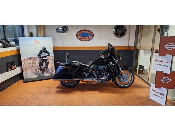 2015 HARLEY-DAVIDSON STREET GLIDE CVO