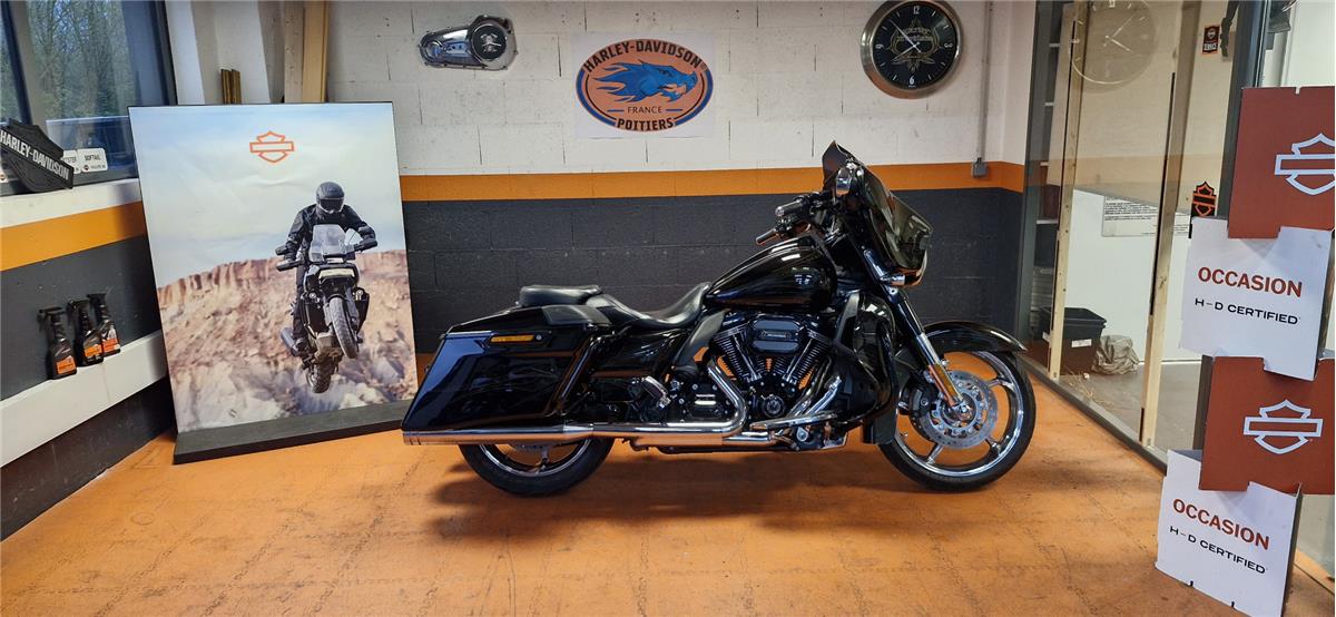 2015 HARLEY-DAVIDSON STREET GLIDE CVO