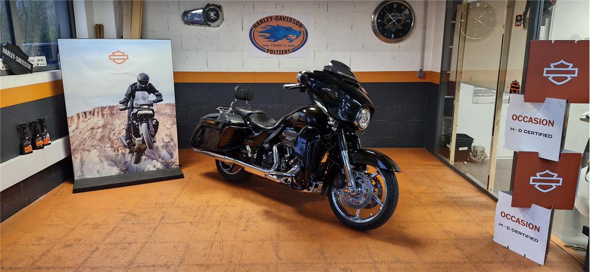 2015 HARLEY-DAVIDSON STREET GLIDE CVO