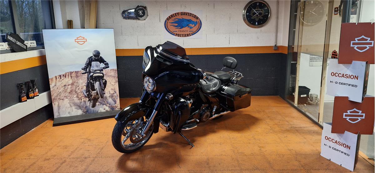 2015 HARLEY-DAVIDSON STREET GLIDE CVO