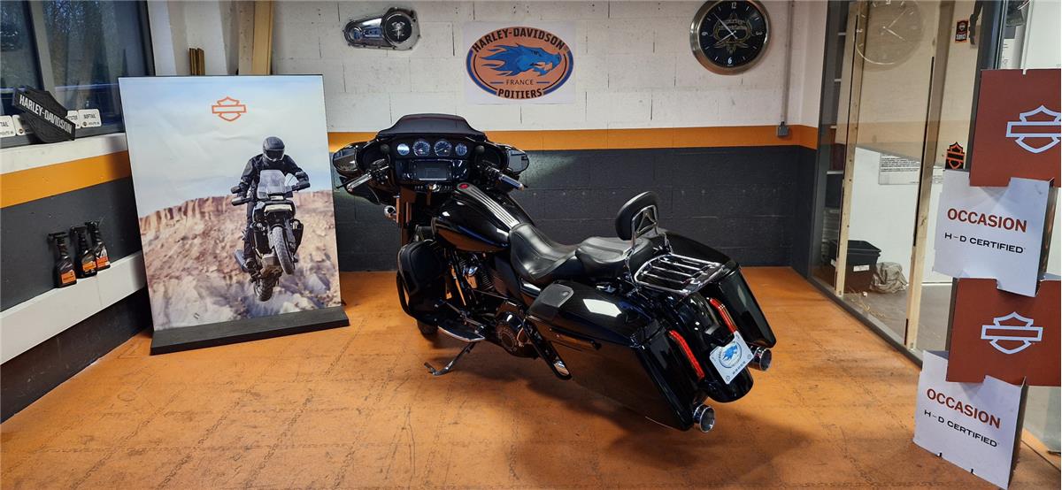 2015 HARLEY-DAVIDSON STREET GLIDE CVO