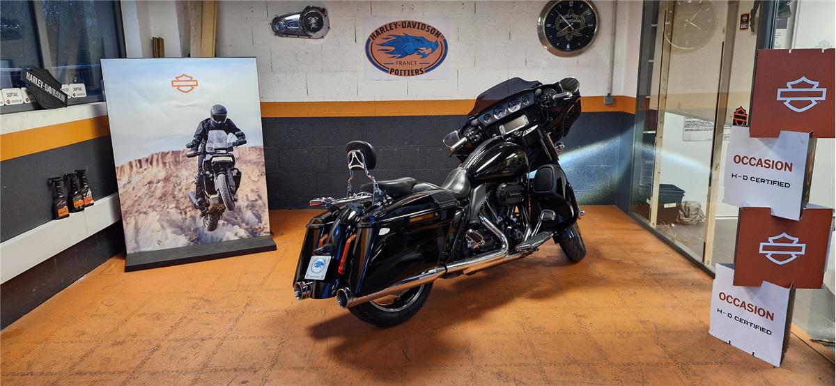 2015 HARLEY-DAVIDSON STREET GLIDE CVO