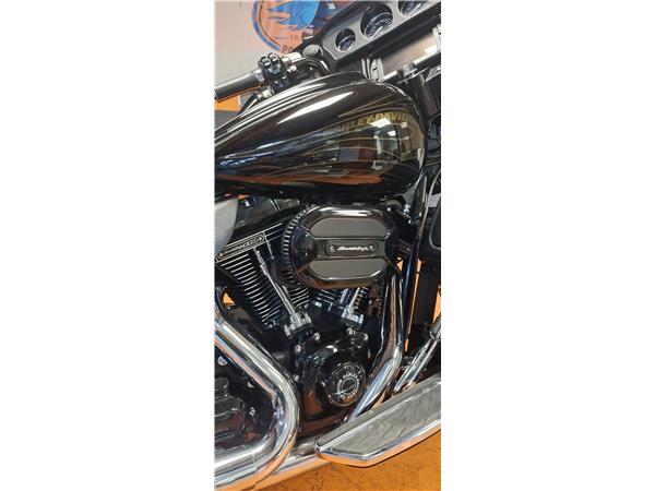 2015 HARLEY-DAVIDSON STREET GLIDE CVO