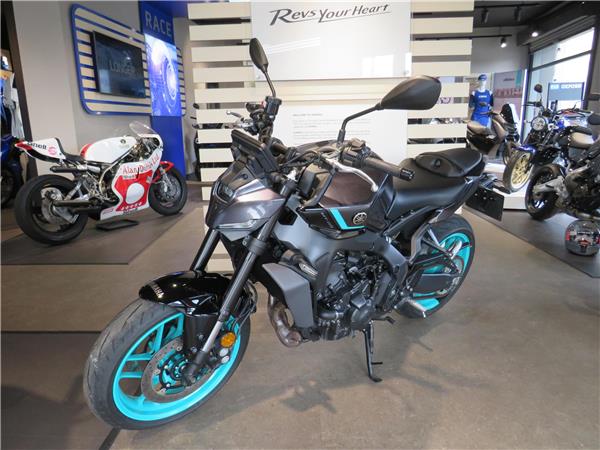 YAMAHA MT-09 