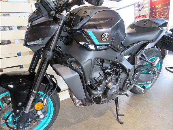 YAMAHA MT-09 