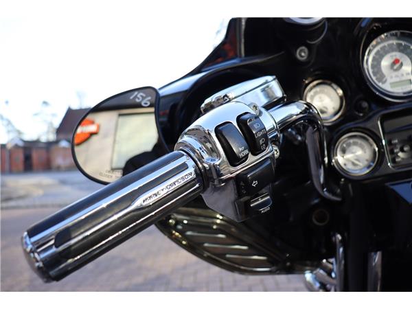 2010 HARLEY-DAVIDSON CVO FLHXSE STREET GLIDE