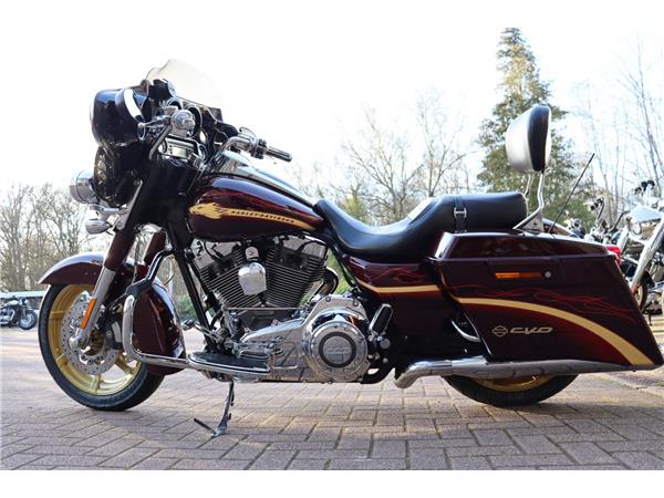 2010 HARLEY-DAVIDSON CVO FLHXSE STREET GLIDE