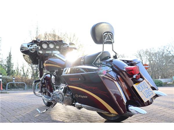 2010 HARLEY-DAVIDSON CVO FLHXSE STREET GLIDE