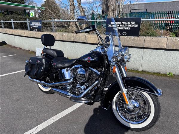 2018 HARLEY-DAVIDSON SOFTAIL FLSTC HERITAGE SOFTAIL CLASSIC