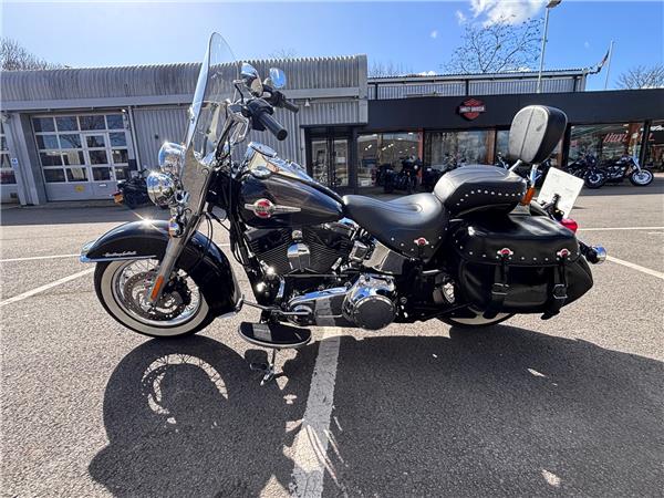 2018 HARLEY-DAVIDSON SOFTAIL FLSTC HERITAGE SOFTAIL CLASSIC