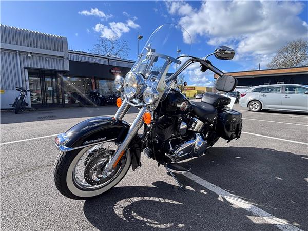 2018 HARLEY-DAVIDSON SOFTAIL FLSTC HERITAGE SOFTAIL CLASSIC