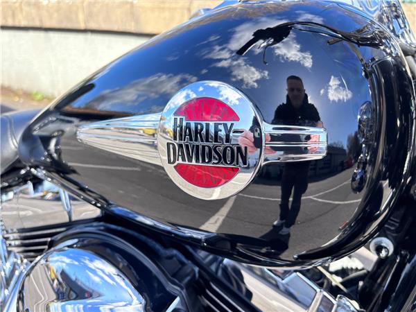 2018 HARLEY-DAVIDSON SOFTAIL FLSTC HERITAGE SOFTAIL CLASSIC