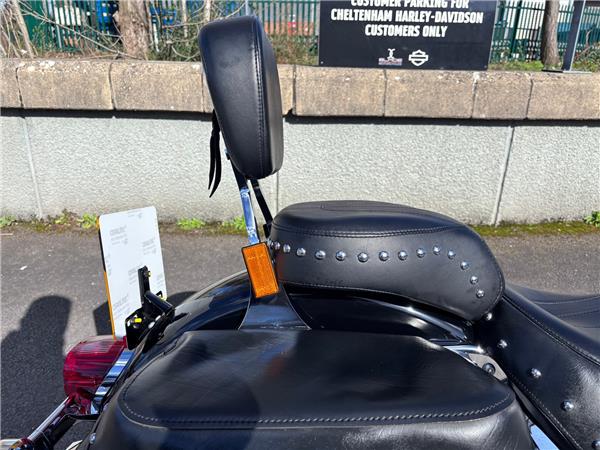 2018 HARLEY-DAVIDSON SOFTAIL FLSTC HERITAGE SOFTAIL CLASSIC