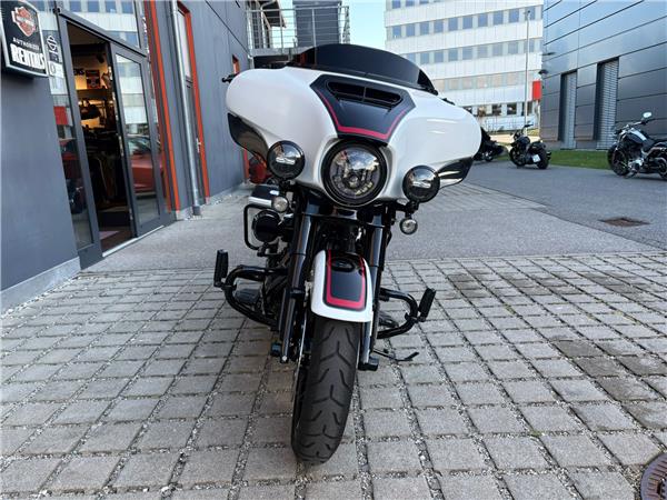 FLHXSE CVO Street Glide mit Jekill&Hyde uvm.
