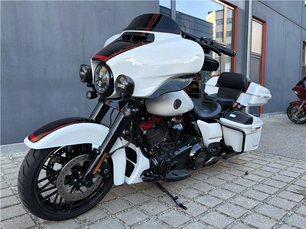 FLHXSE CVO Street Glide mit Jekill&Hyde uvm.