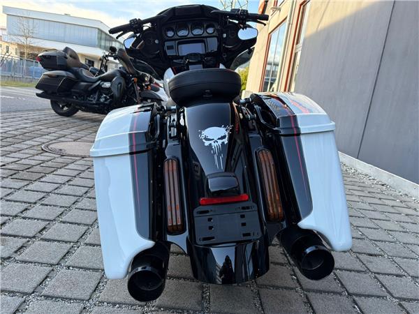 FLHXSE CVO Street Glide mit Jekill&Hyde uvm.