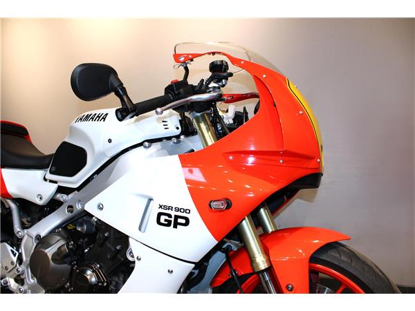 YAMAHA XSR900 GP