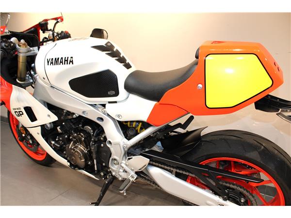 YAMAHA XSR900 GP