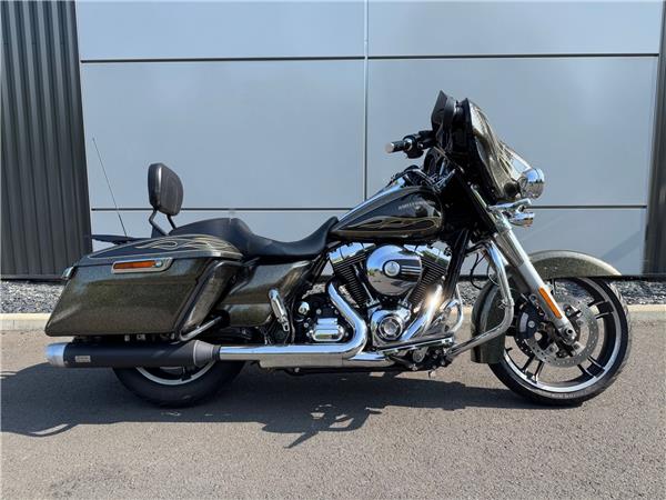 2016 HARLEY-DAVIDSON STREET GLIDE