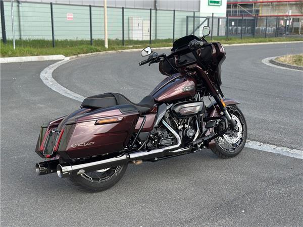FLHXSE Street Glide CVO 