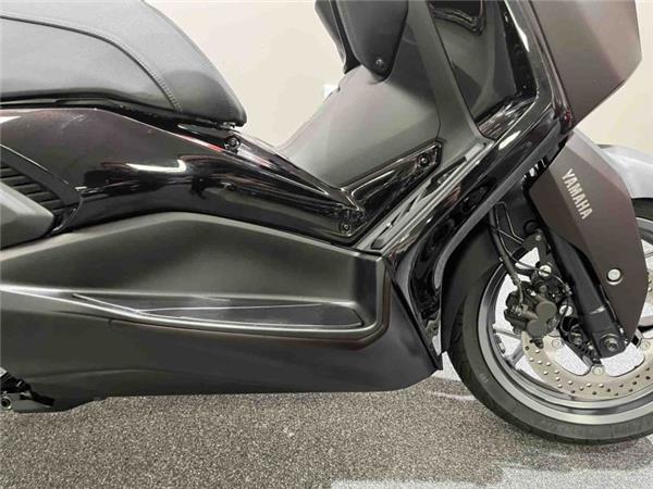 2025 Yamaha X-MAX 300 Tech Max Maroon