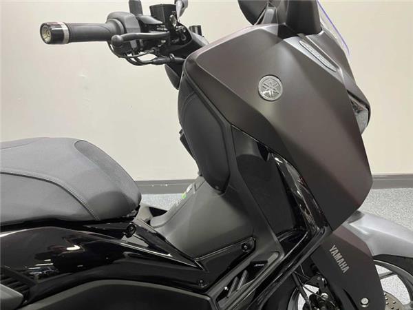 2025 Yamaha X-MAX 300 Tech Max Maroon
