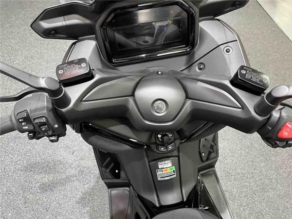 2025 Yamaha X-MAX 300 Tech Max Maroon