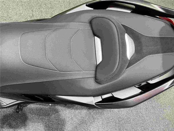 2025 Yamaha X-MAX 300 Tech Max Maroon