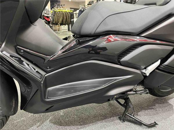 2025 Yamaha X-MAX 300 Tech Max Maroon