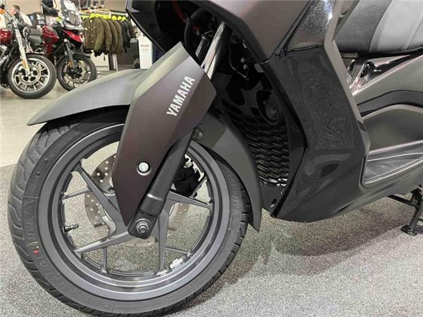 2025 Yamaha X-MAX 300 Tech Max Maroon