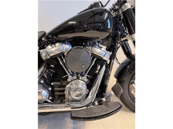2021 harley-davidson FLSL Softail Slim 107